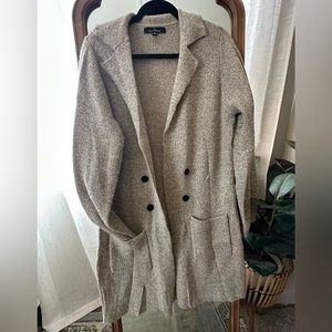 Collared cardigan with buttons